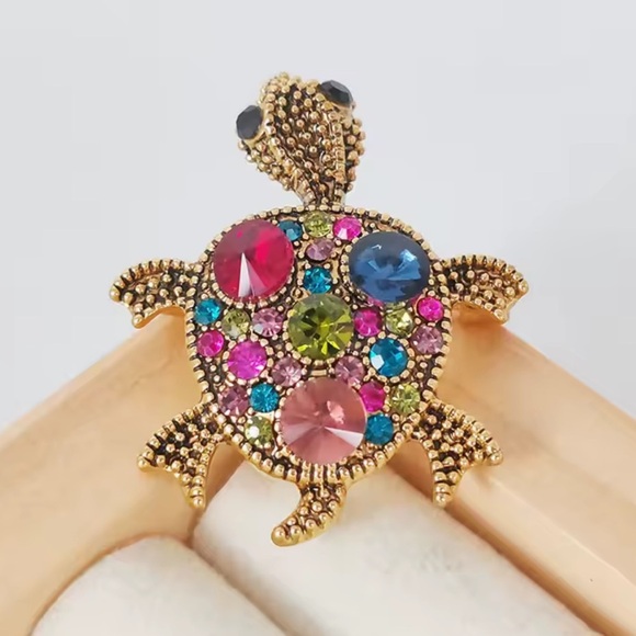 Betsey Johnson Pink Crystal Turtle Brooch - Picture 5 of 5